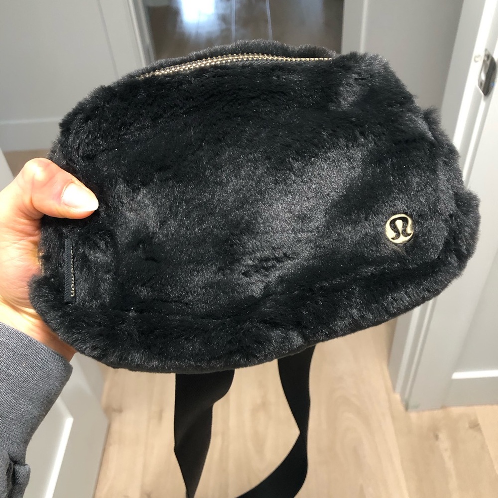 BRAND NEW Lululemon Teddy Belt Bag